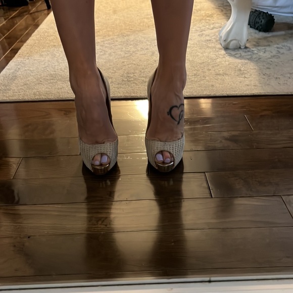 Louboutins - Picture 8 of 8